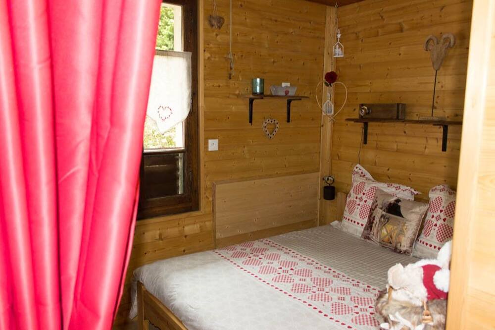 Photo of Bedroom in Thones