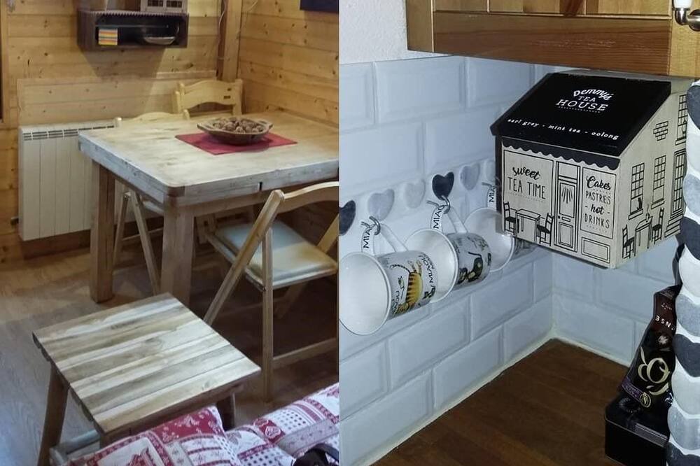 Photo of Others in Thones