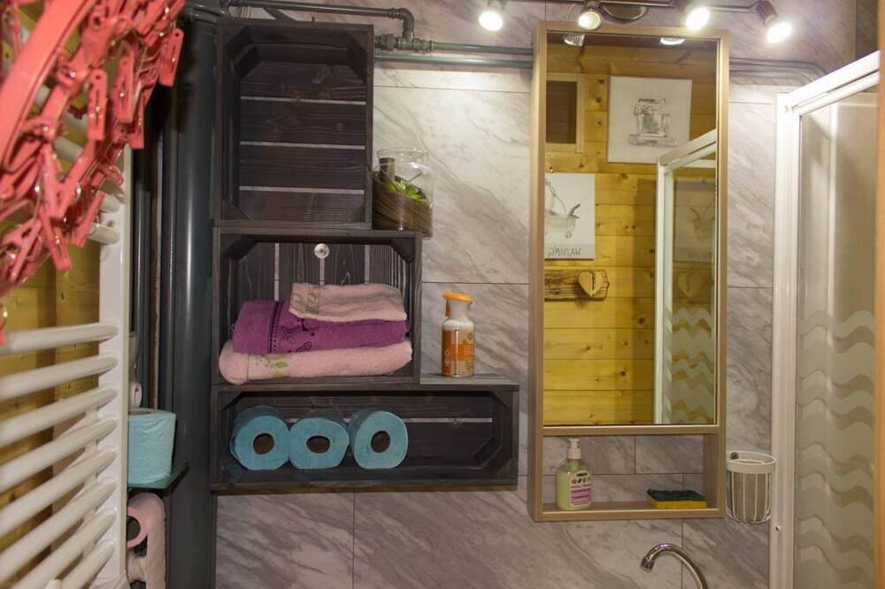 Photo of Bedroom in Thones