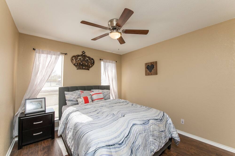 Photo of Bedroom in Red Oak