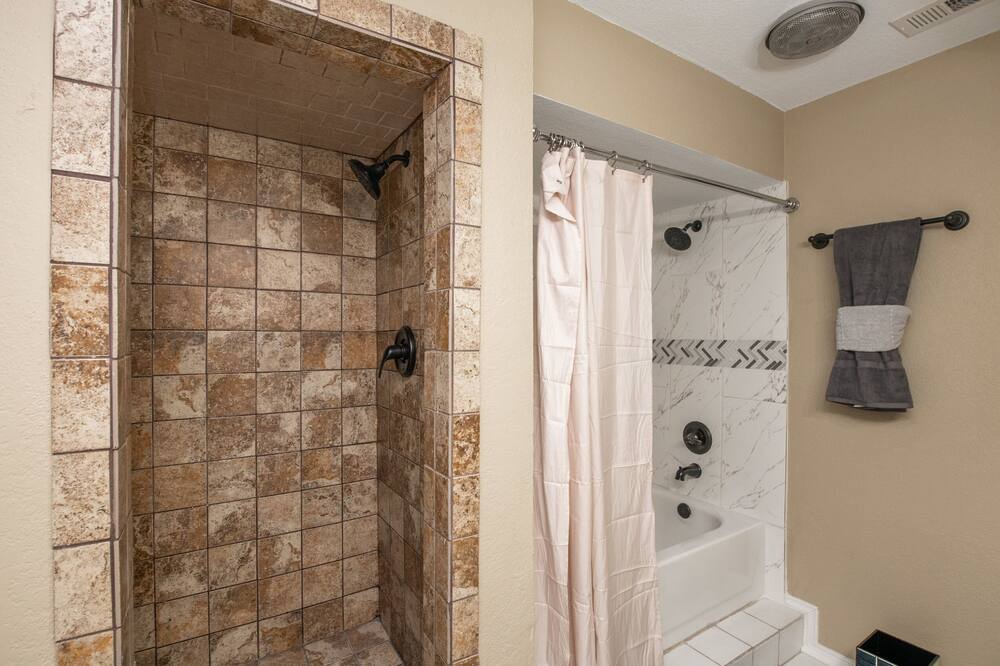 Photo of Bathroom in Red Oak