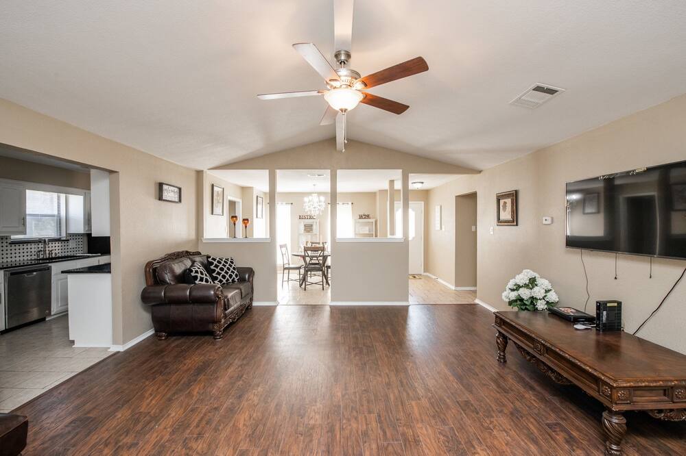 Photo of Livingroom in Red Oak