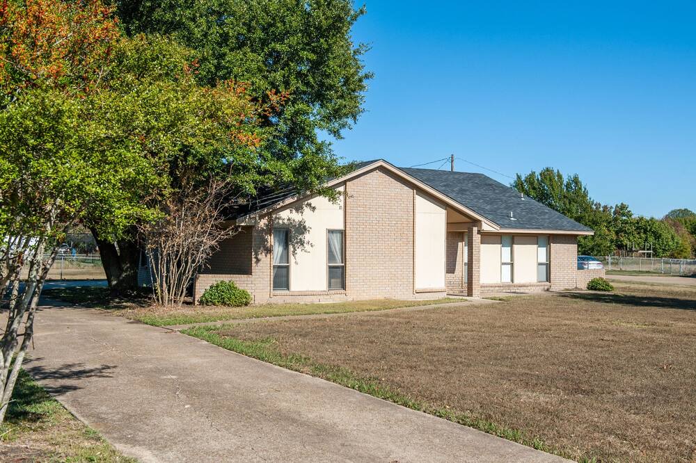 Photo of Outdoor in Red Oak