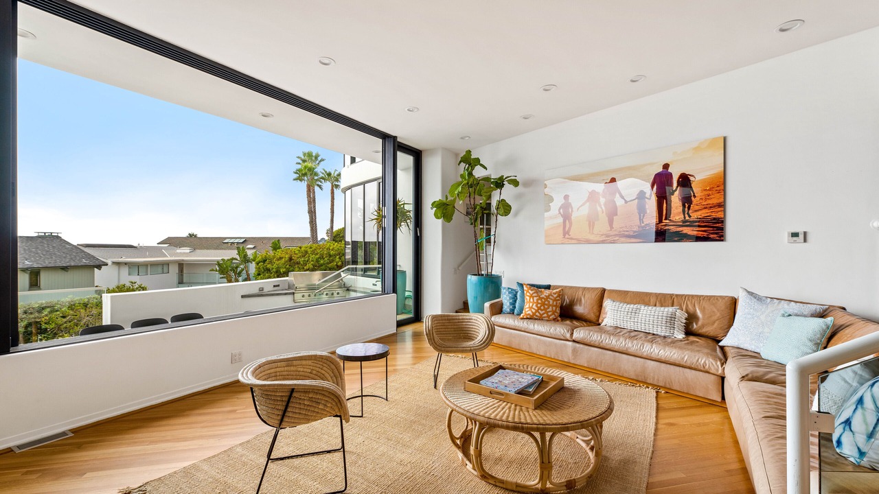 Photo of Livingroom in Western Malibu