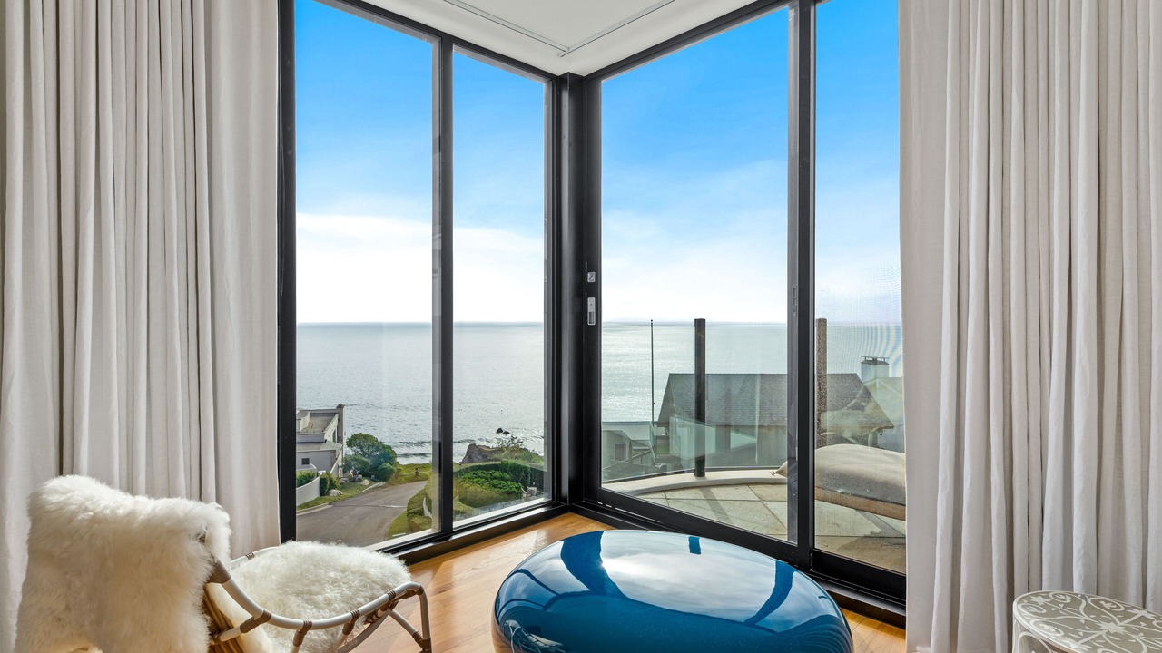 Photo of Livingroom in Western Malibu