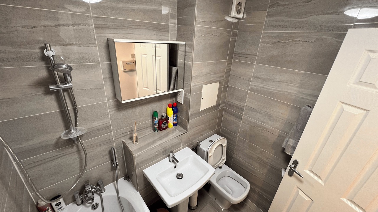 Photo of Others in Alperton