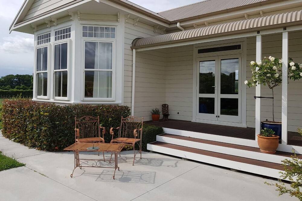 Photo of Others in Puketapu