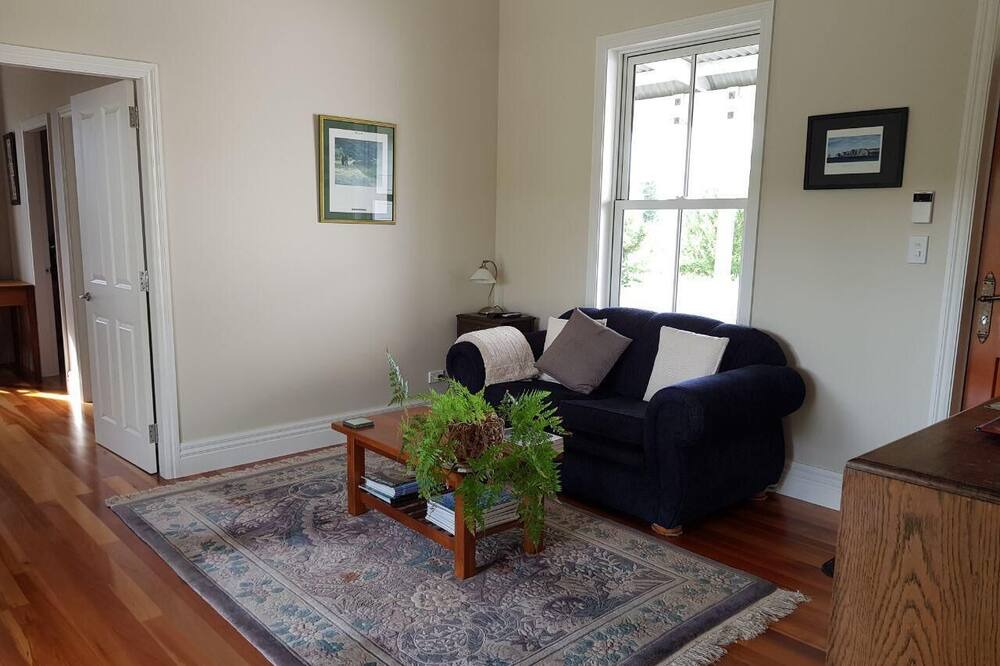 Photo of Livingroom in Puketapu