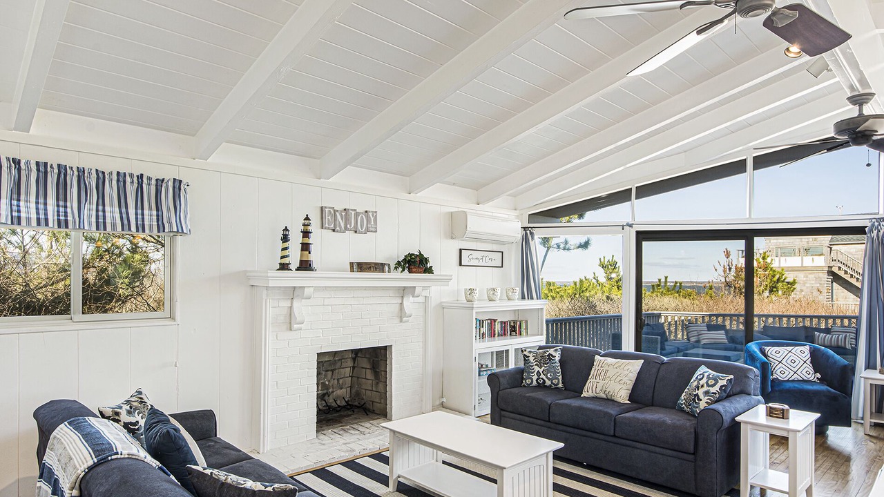 Photo of Livingroom in West Hampton Dunes