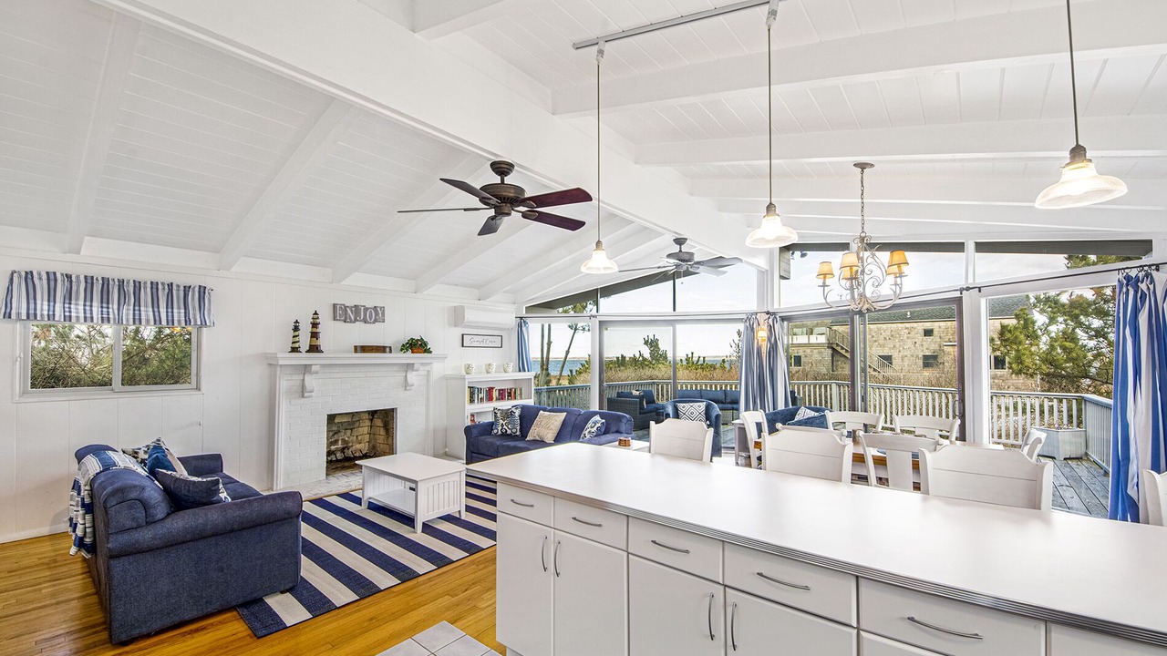 Photo of Kitchen in West Hampton Dunes