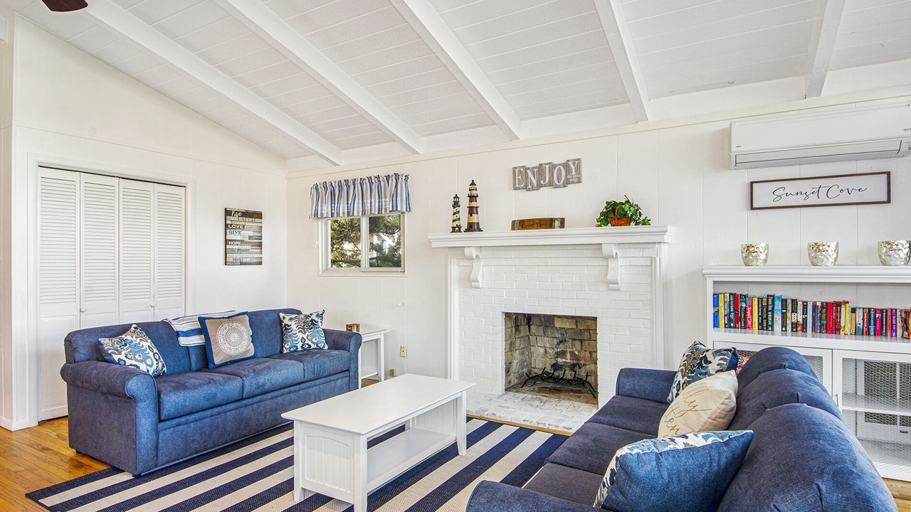 Photo of Livingroom in West Hampton Dunes