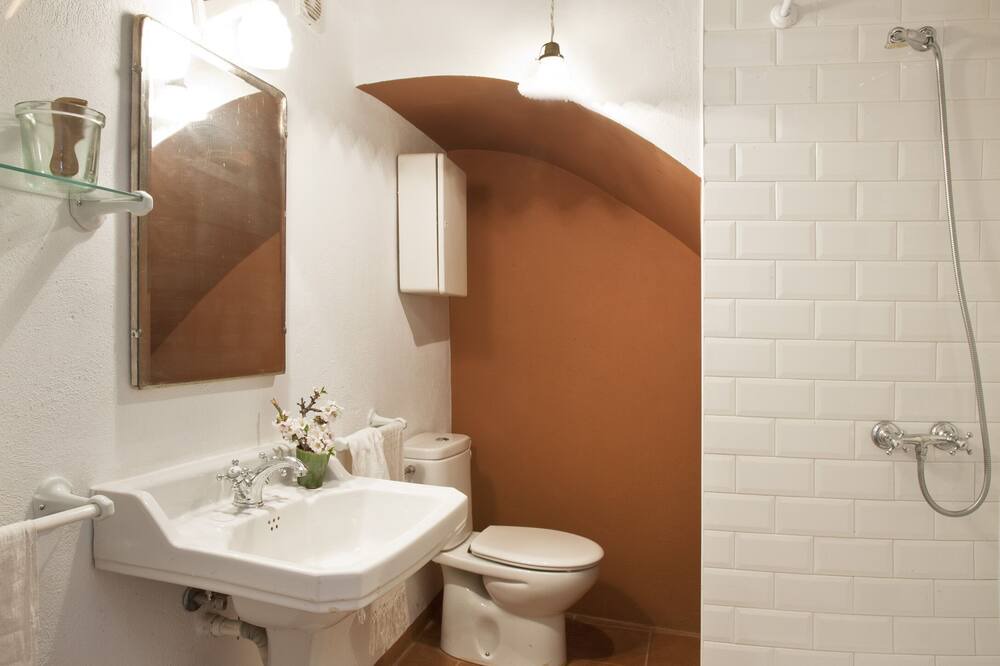 Photo of Bathroom in Calaceite