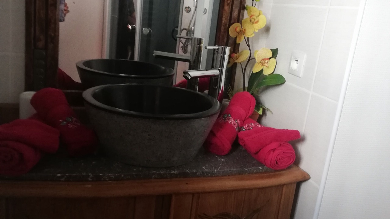 Photo of Bathroom in Montsoue