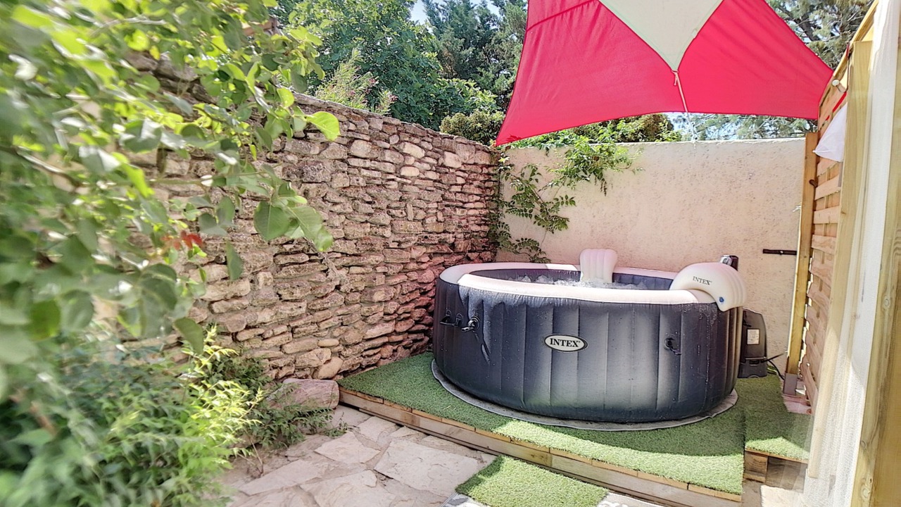 Photo of Patio Balcony in Tarascon