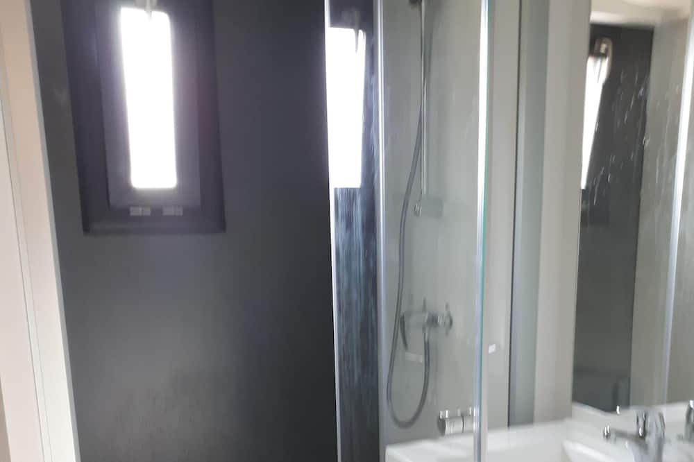Photo of Bathroom in Montusclat