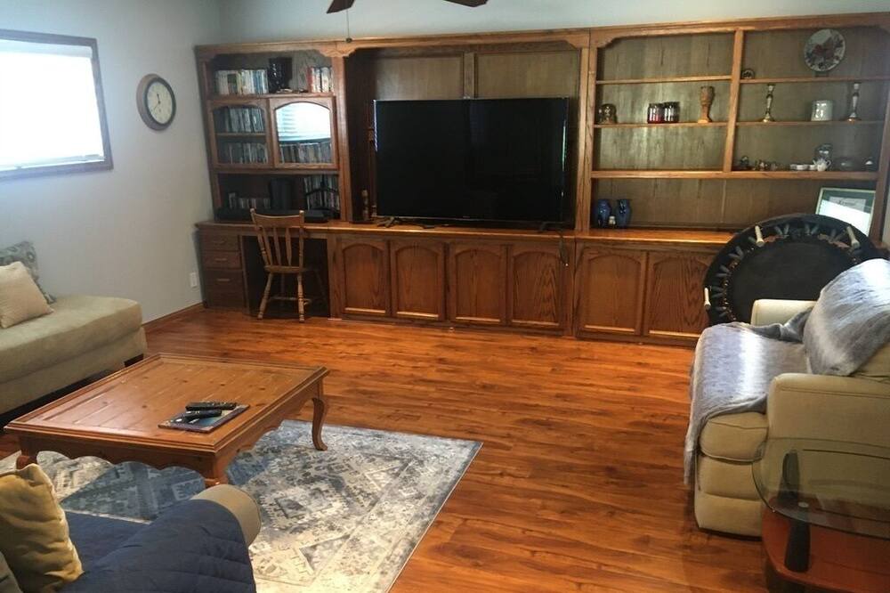 Photo of Livingroom in Canoga Park