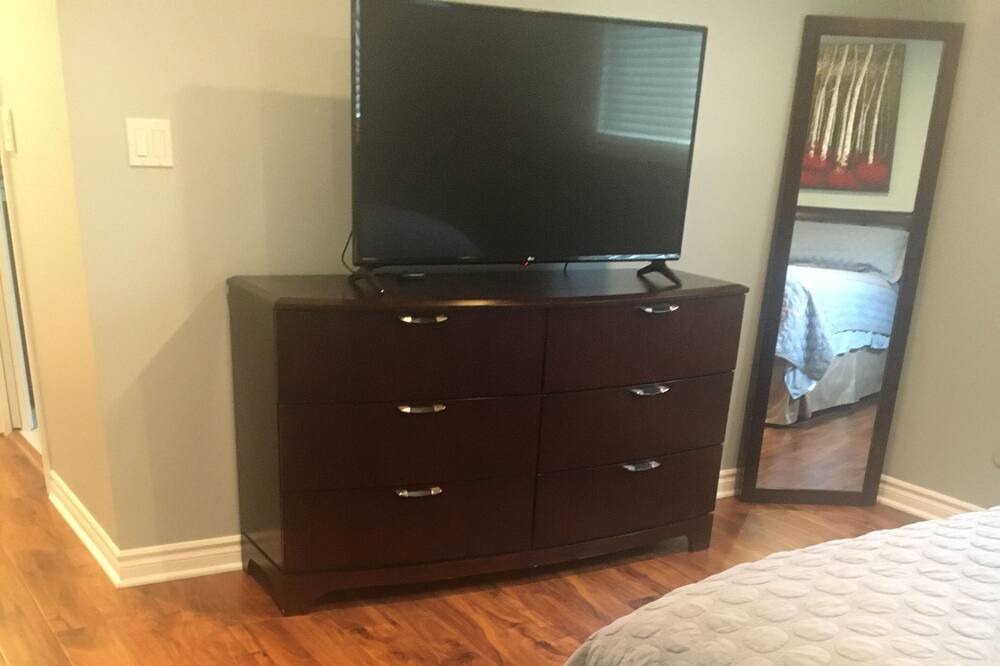 Photo of Bedroom in Canoga Park
