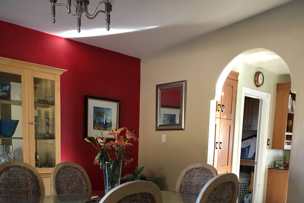 Photo of Livingroom in Canoga Park
