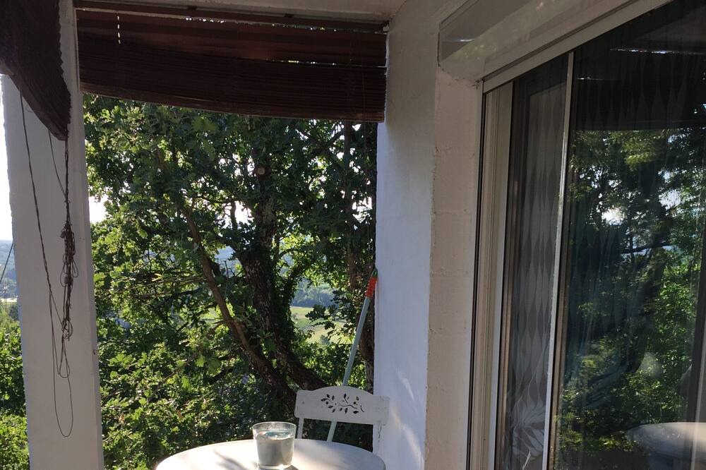 Photo of Patio Balcony in Saint-Alban-sous-Sampzon
