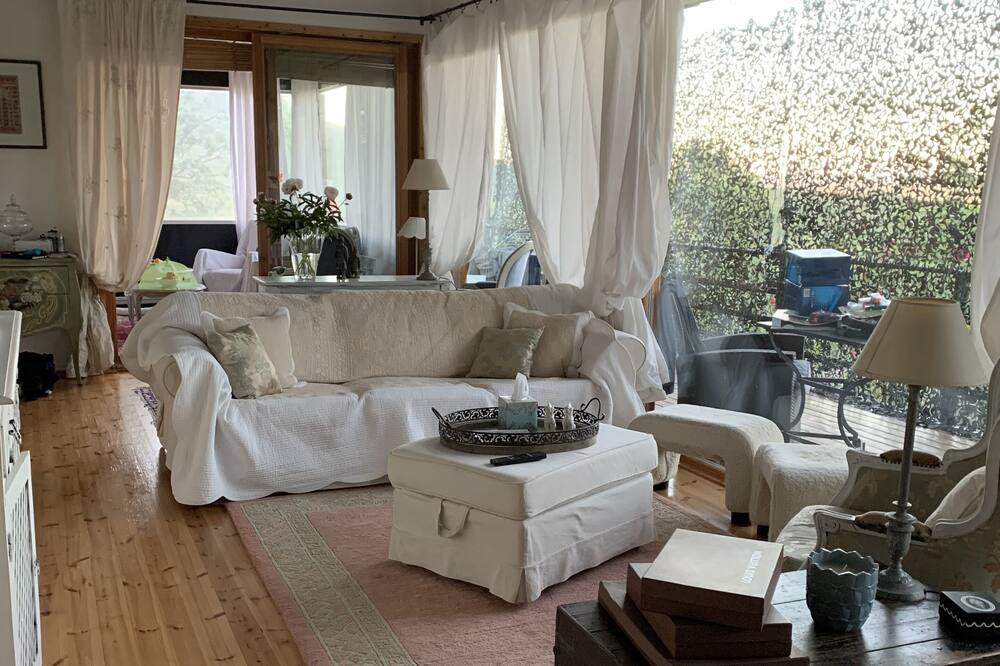 Photo of Livingroom in Saint-Alban-sous-Sampzon