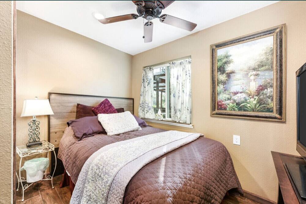 Photo of Bedroom in Foresthill