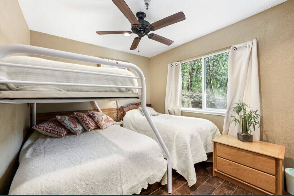 Photo of Bedroom in Foresthill