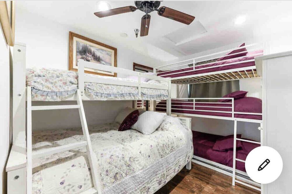 Photo of Bedroom in Foresthill