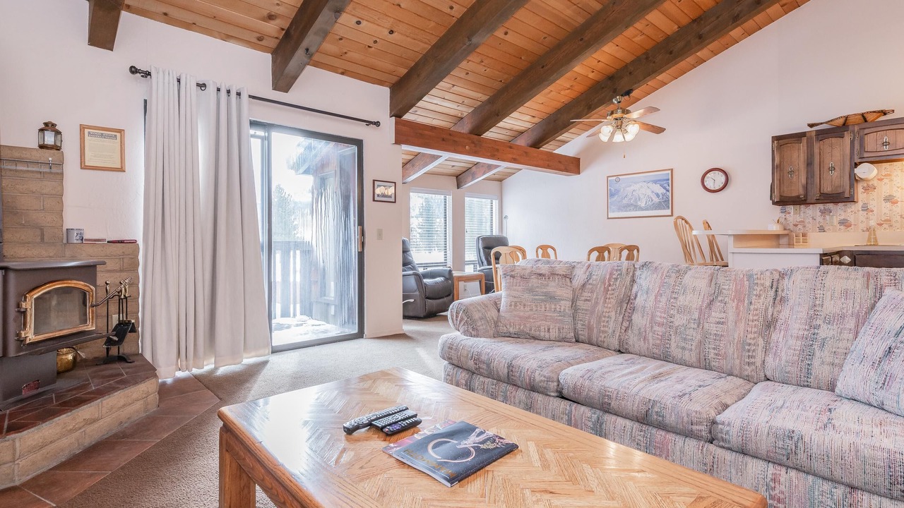 Photo of Livingroom in Mammoth Lakes