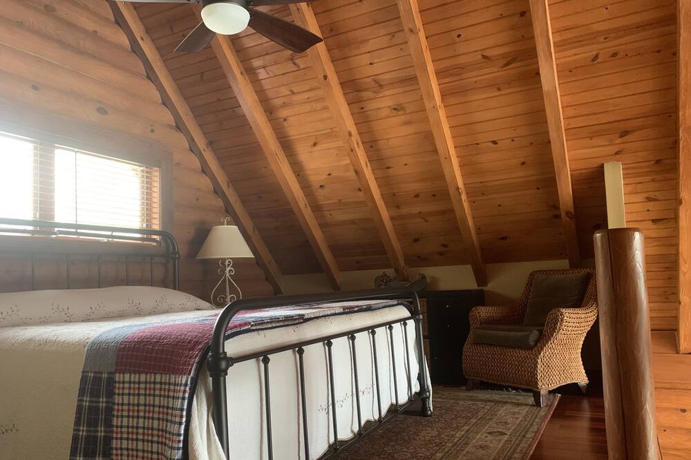 Photo of Bedroom in Big Creek