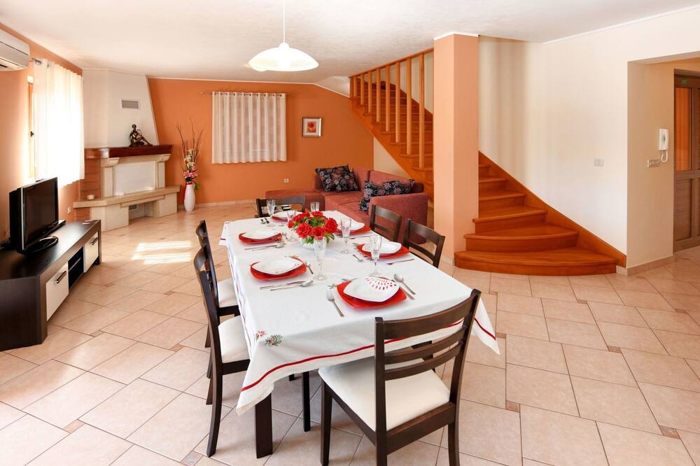 Photo of Bedroom in Mofardini