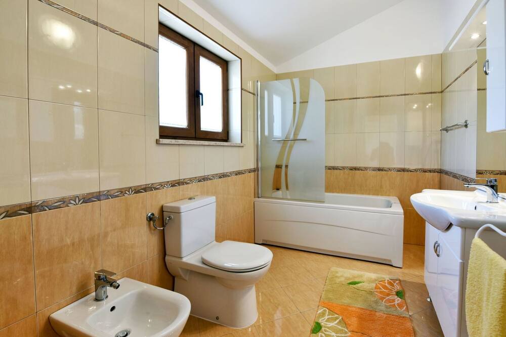 Photo of Bathroom in Mofardini