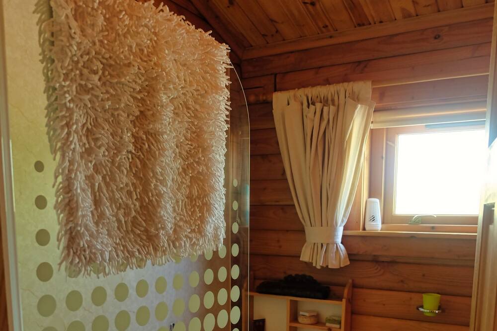 Photo of Bathroom in Saint John's Town of Dalry