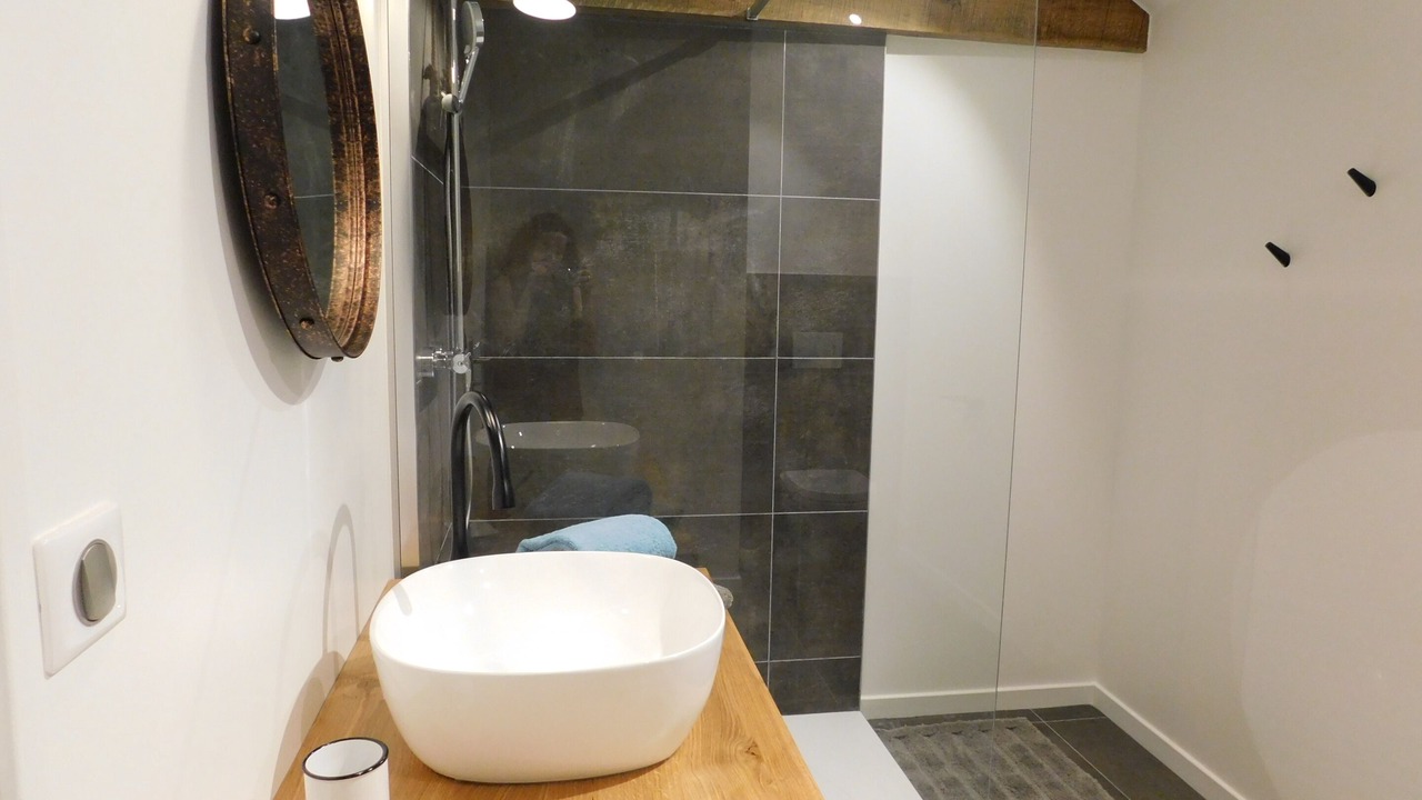 Photo of Bathroom in Chateauneuf-de-Galaure