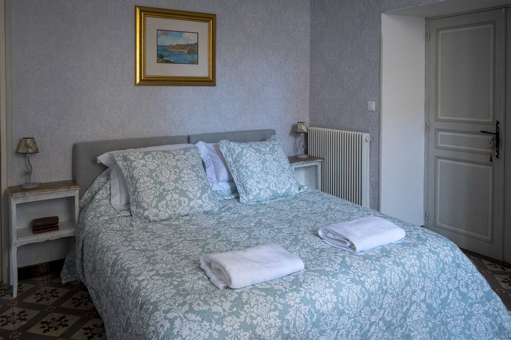 Photo of Bedroom in Caunes-Minervois