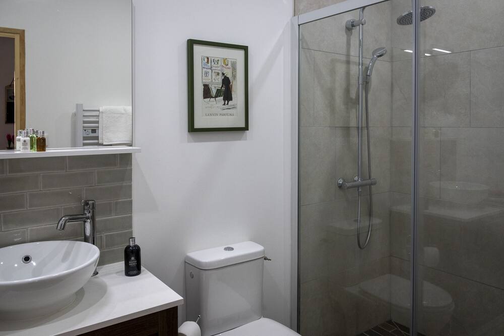 Photo of Bathroom in Caunes-Minervois
