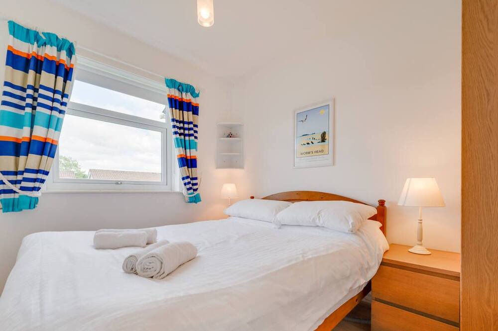 Photo of Bedroom in Crynant