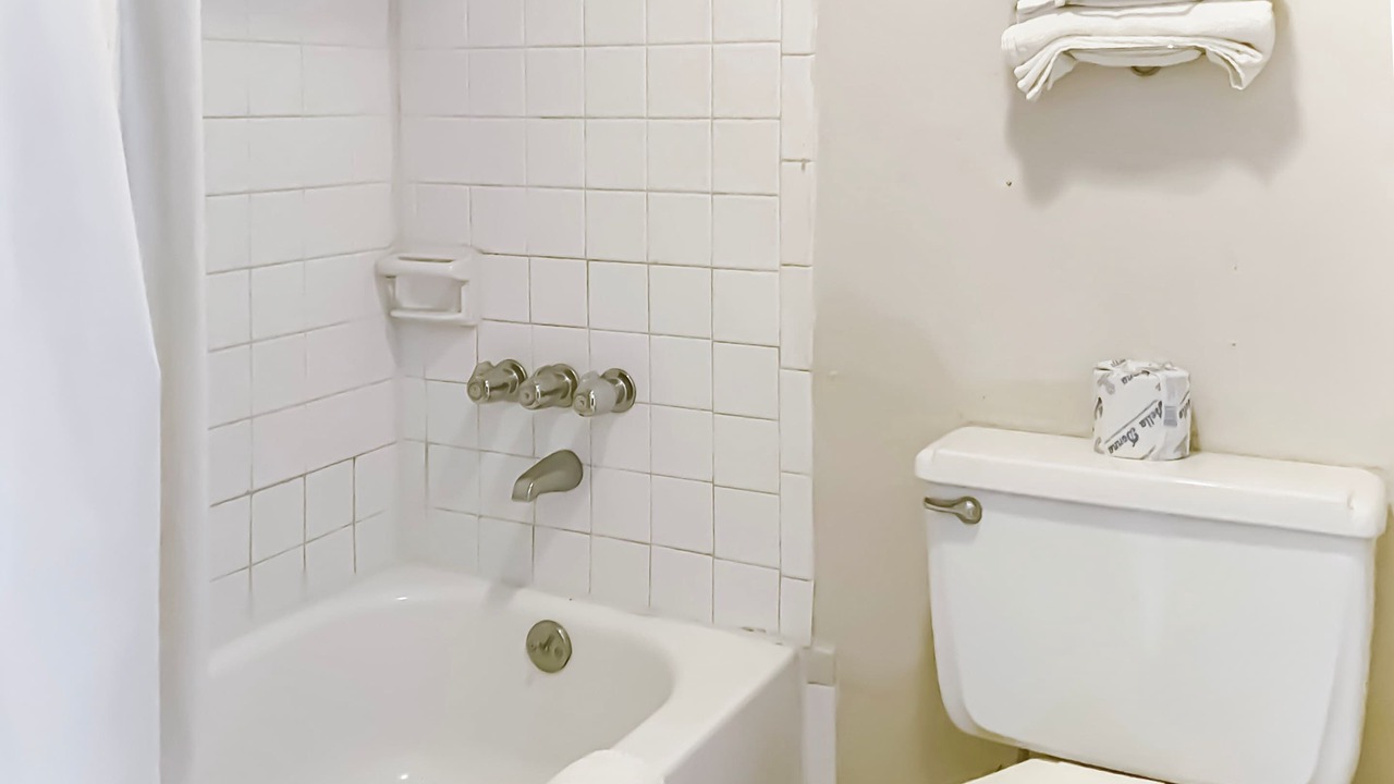 Photo of Bathroom in Alice