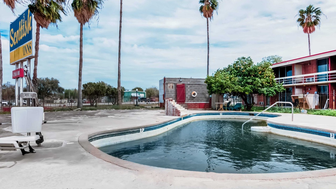 Photo of Outdoor in Alice