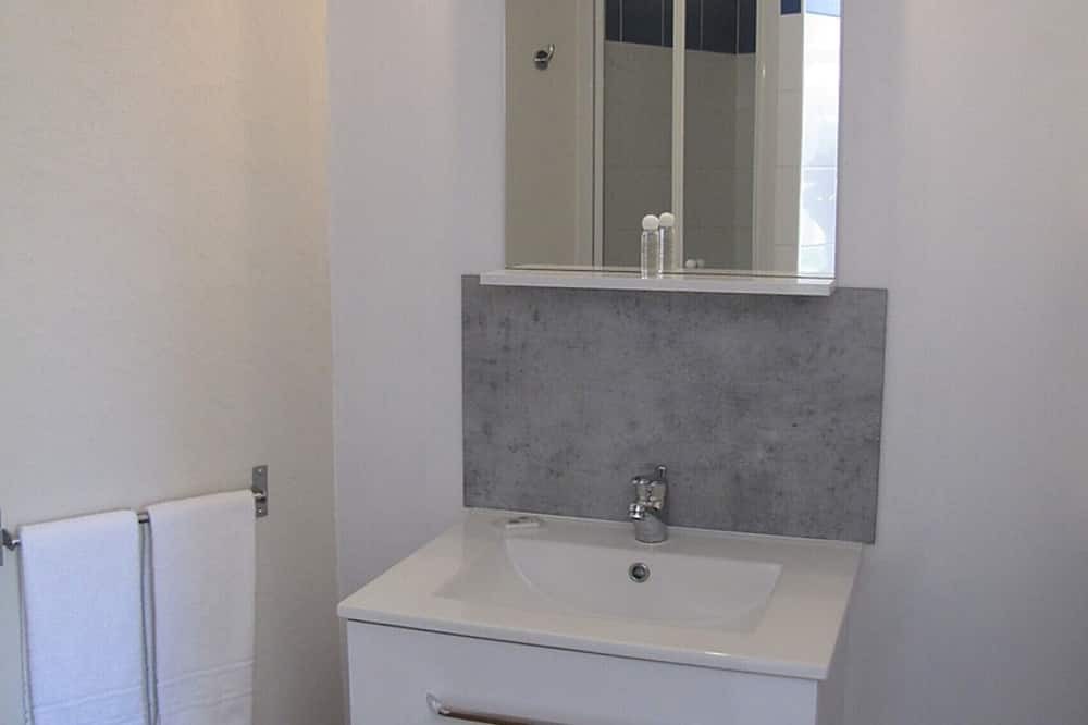 Photo of Bathroom in Tonnay-Boutonne