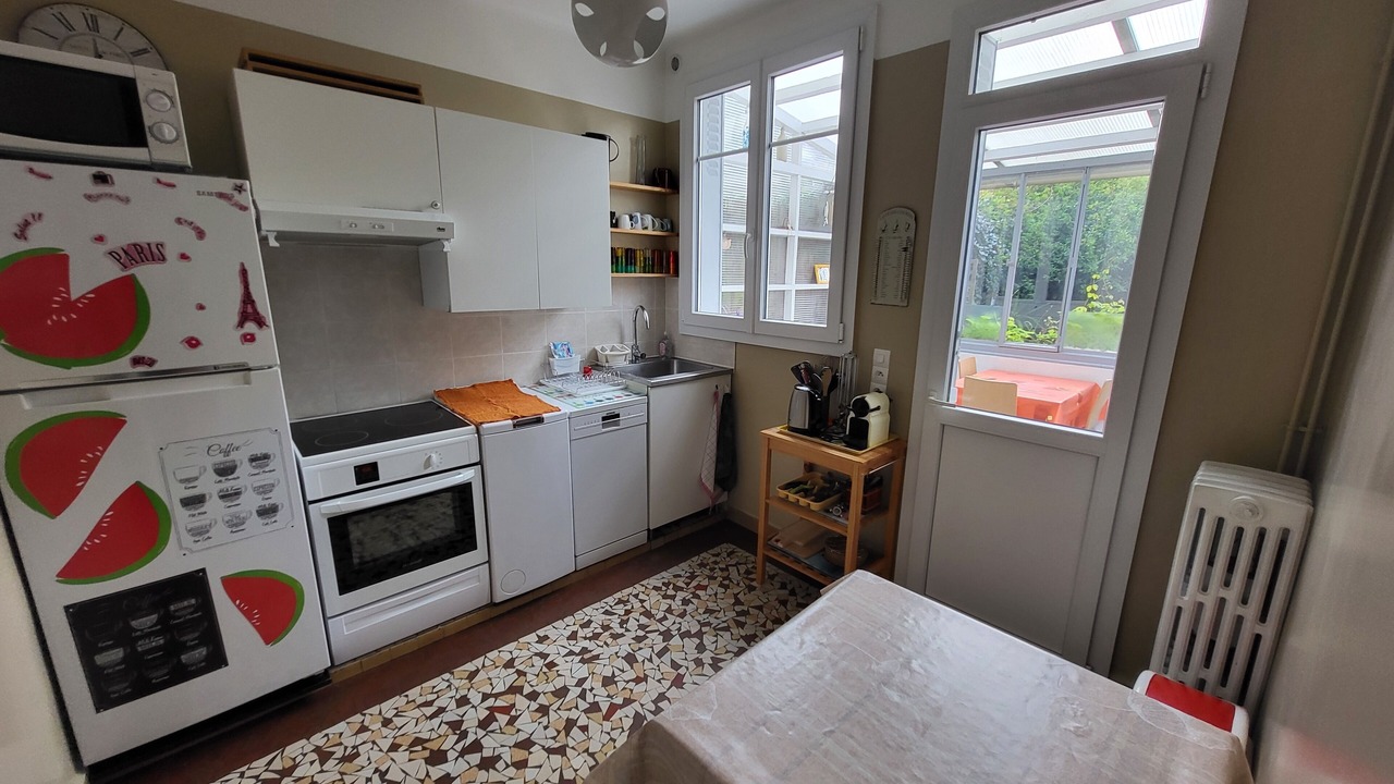 Photo of Kitchen in Le Kremlin-Bicetre