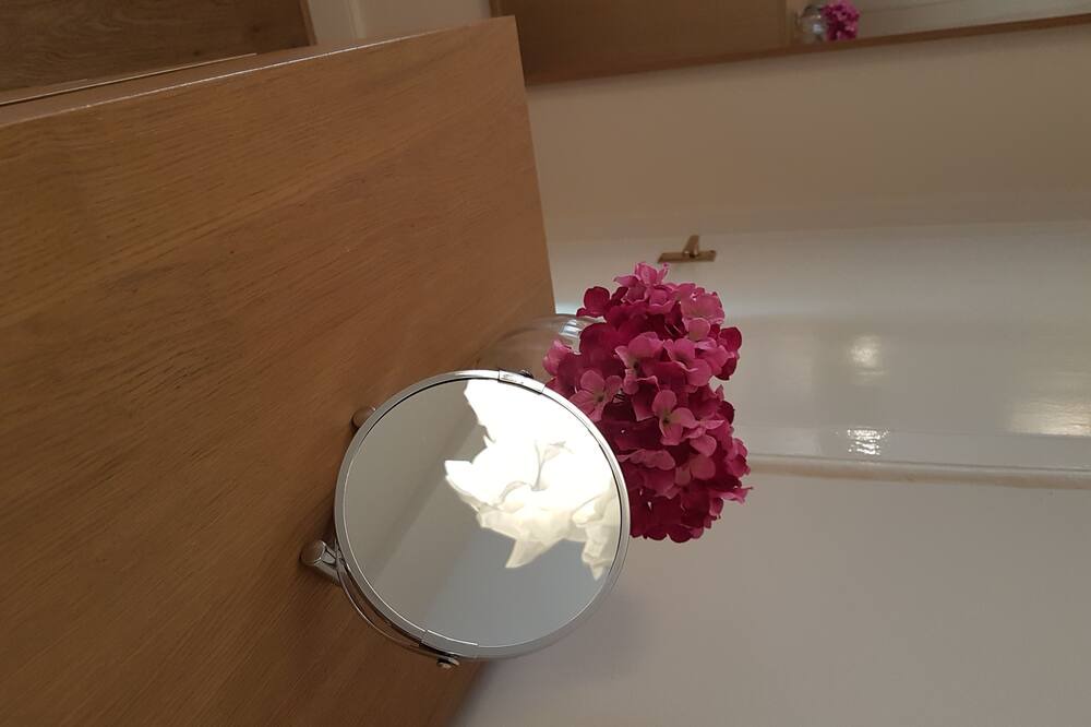 Photo of Others in Leith