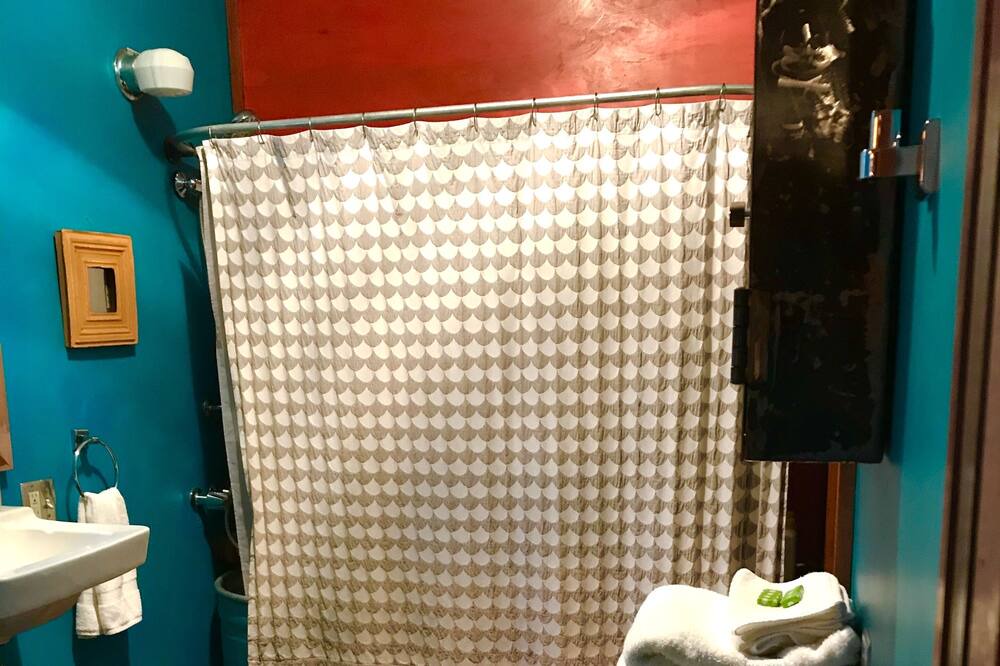 Photo of Bathroom in Hope