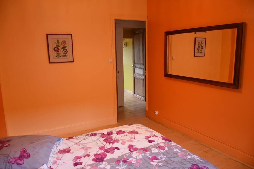 Photo of Bedroom in Charleville-Mezieres