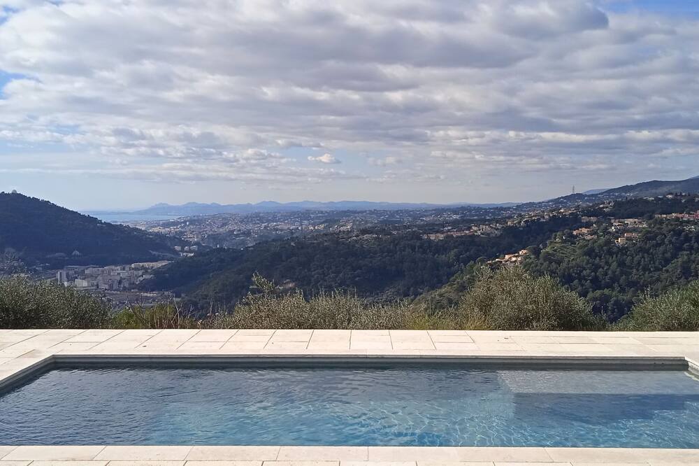 Photo of Outdoor in Drap