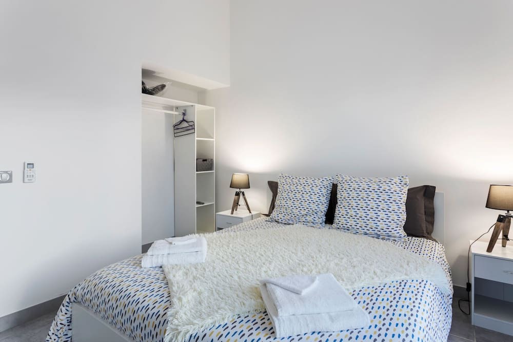 Photo of Others in Drap