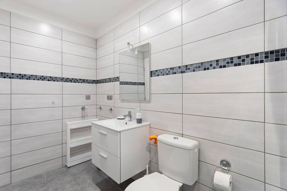 Photo of Bathroom in Drap