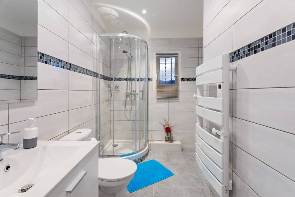 Photo of Bathroom in Drap