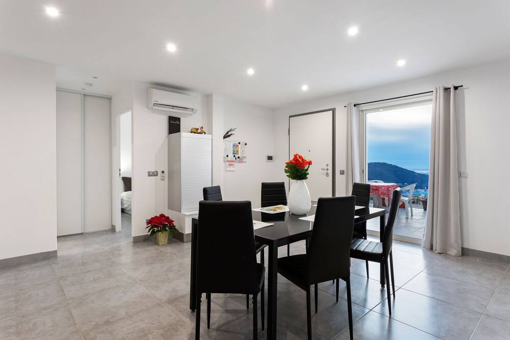 Photo of Livingroom in Drap