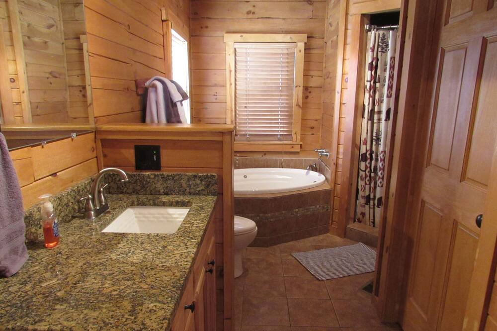 Photo of Bathroom in Laurelville