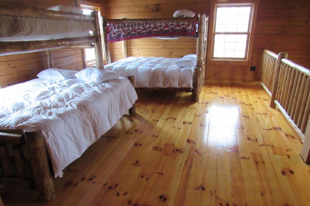 Photo of Bedroom in Laurelville